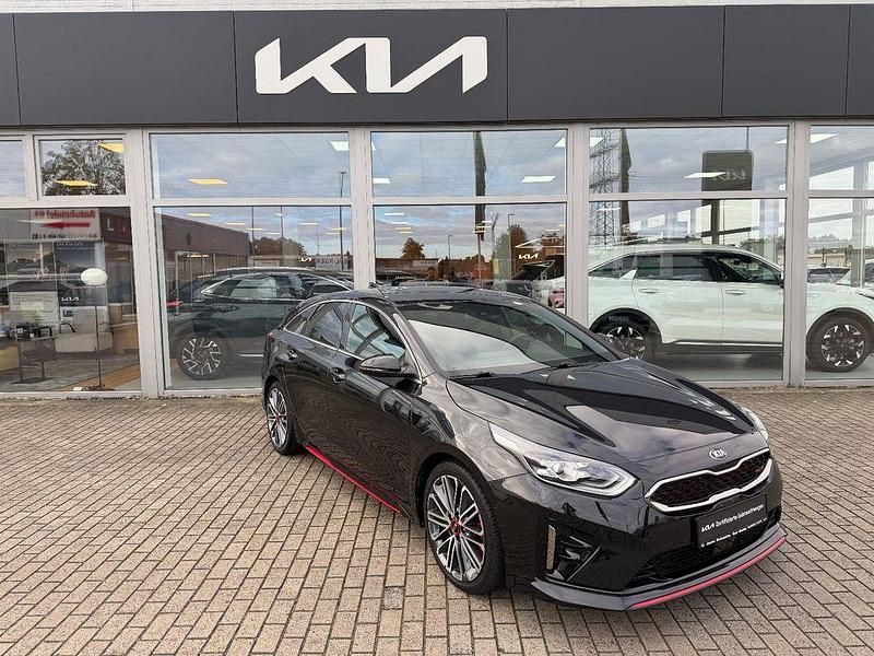 Schwarz Gebraucht 2021 Kia ProCeed GT Kleinwagen | 24.490 € (Guter Preis) - Bild 1/4