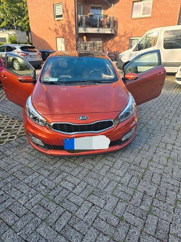 Orange Gebraucht 2013 Kia Ceed Vision Limousine | 8.500 € (Guter Preis) - Bild 1/2