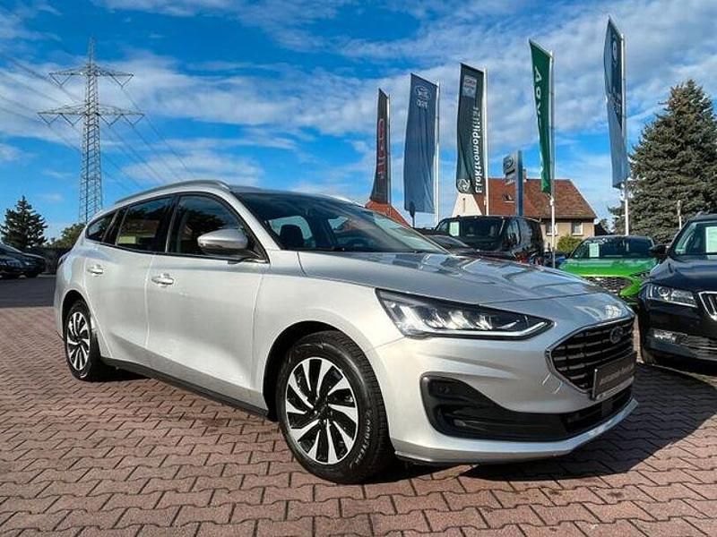 Używany Ford Focus Titanium 125 KM (91 kW) 2023 Srebrny Kombi