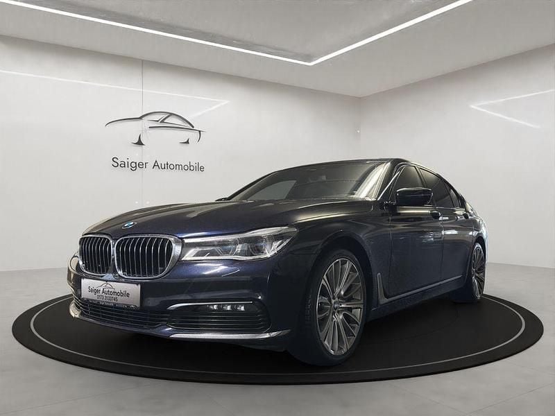 Gebraucht BMW 750 Sport Line 449 PS (330 kW) 2017 Blau Limousine