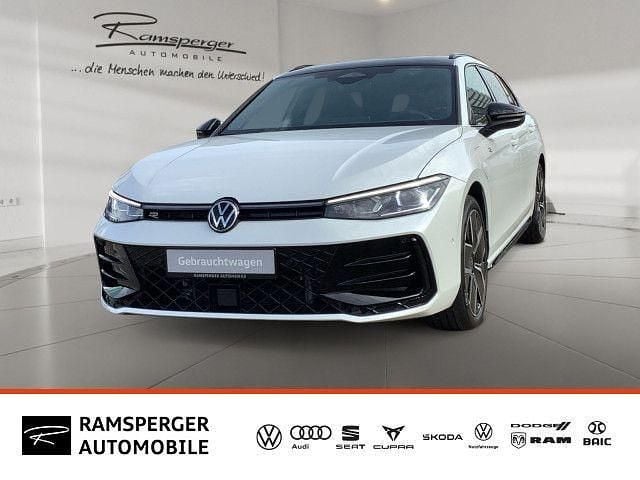 Weiß (oryxweiß perlmutteffekt grenadillschwarz) Gebraucht 2024 VW Passat R-line Kombi | 42.990 € (Guter Preis) - Bild 1/4