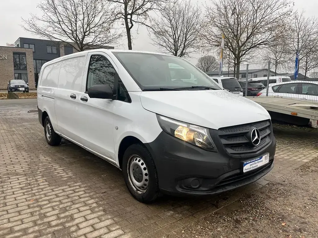 Gebraucht Mercedes Vito 163 PS (119 kW) 2018 Weiß Van
