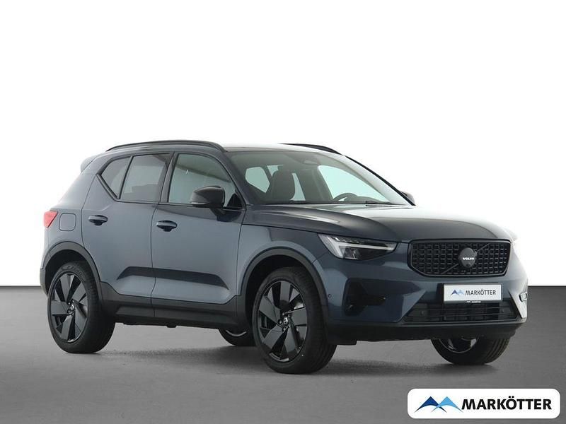 Neu Volvo XC40 Plus 163 PS (119 kW) 2026 Blau SUV