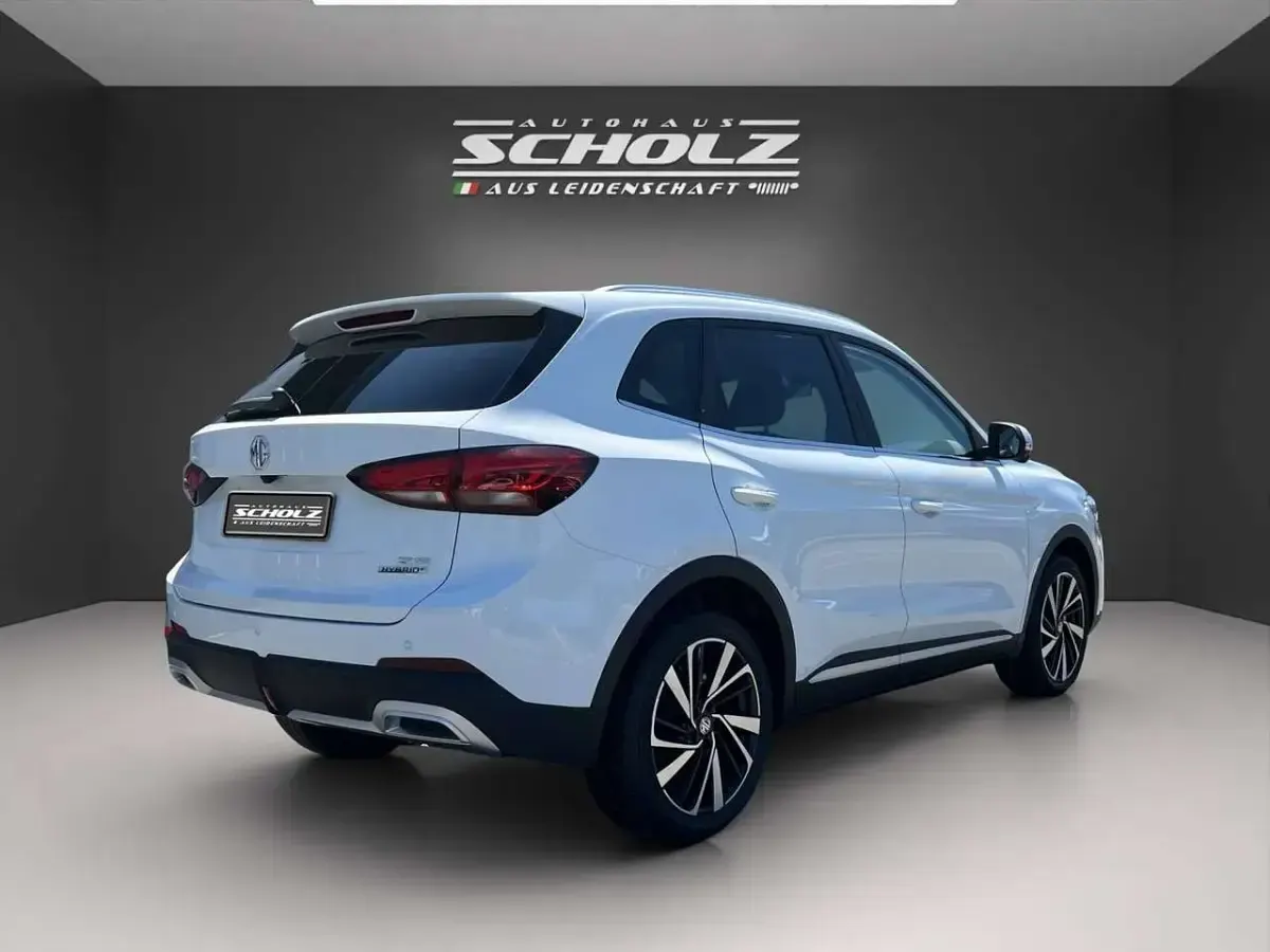 Neu MG ZS Luxury 197 PS (144 kW) 2026 Dover white SUV