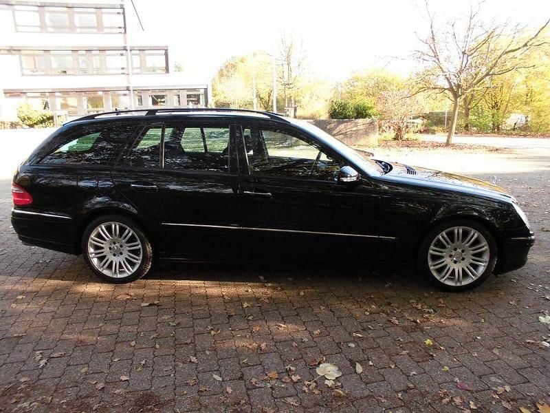 Gebraucht Mercedes E200 Elegance 184 PS (135 kW) 2007 Schwarz Limousine
