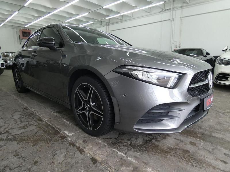 Grau Gebraucht 2021 Mercedes A250 AMG Limousine | 26.899 € (Fairer Preis) - Bild 1/4