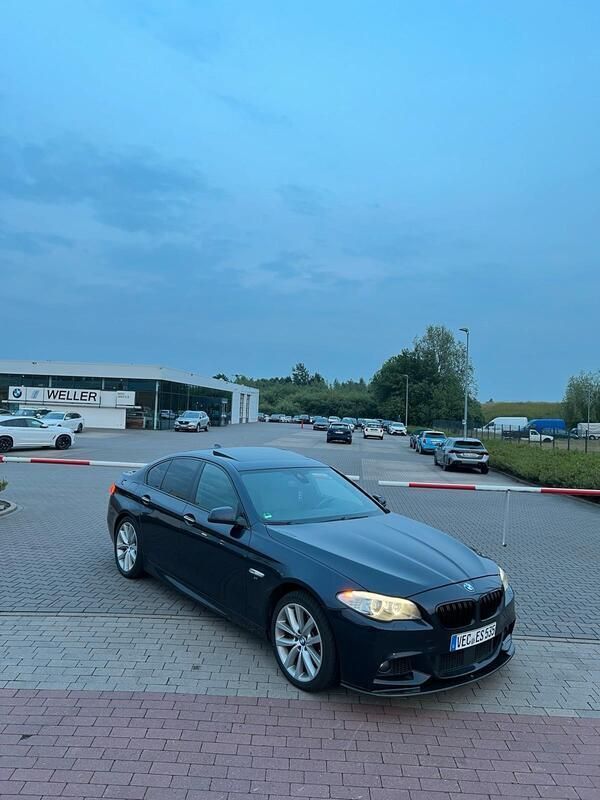 Blau Gebraucht 2013 BMW 535 Sport Line Limousine | 17.999 € (Fairer Preis) - Bild 1/4