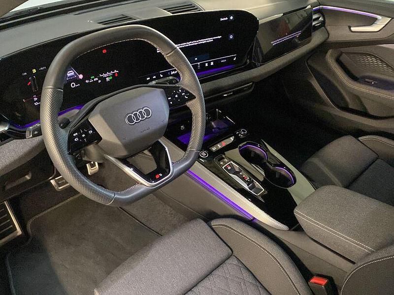 Second-hand Audi A5 S-line plus 204 CP (150 kW) 2025 Alb Break