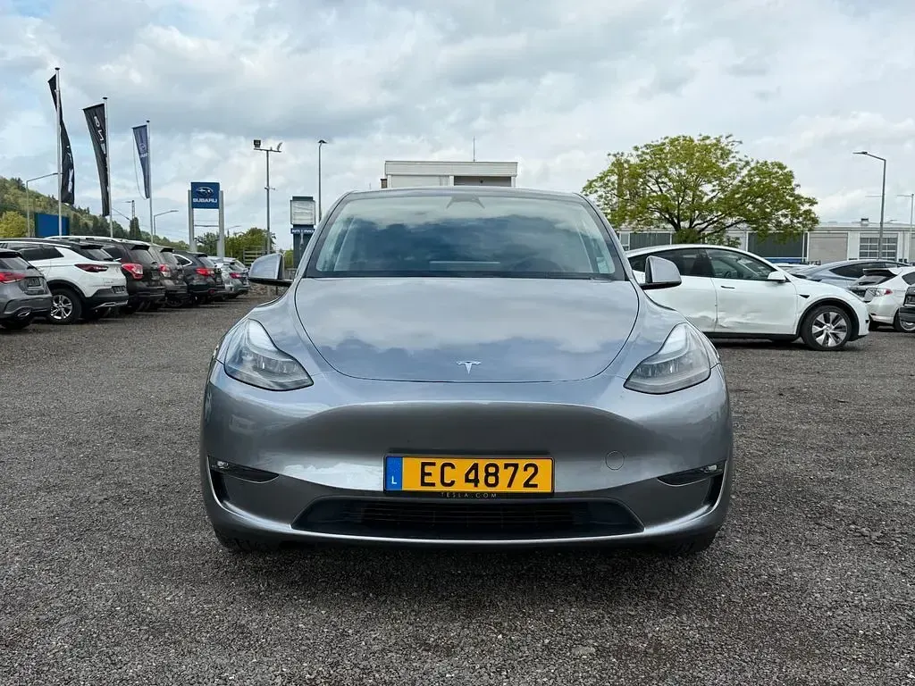 Usata Tesla Model Y 378 kW (514 CV) 2024 Argento SUV