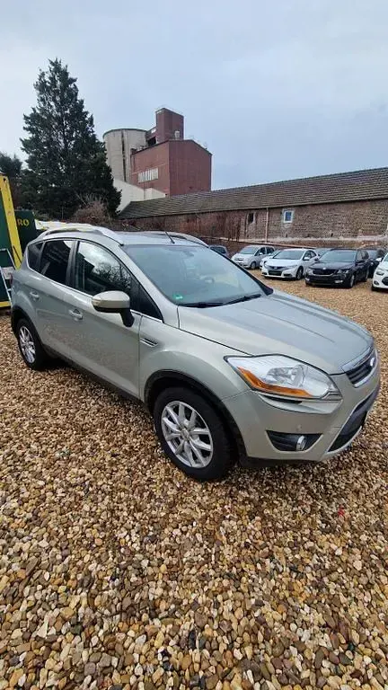 Usado Ford Kuga Trend 140 HP (102 kW) 2010 Dourado SUV