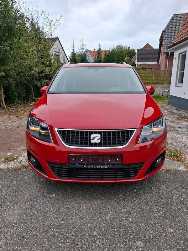 Rot Gebraucht 2011 Seat Alhambra Van / Kleinbus | 8.999 € (Fairer Preis) - Bild 1/4