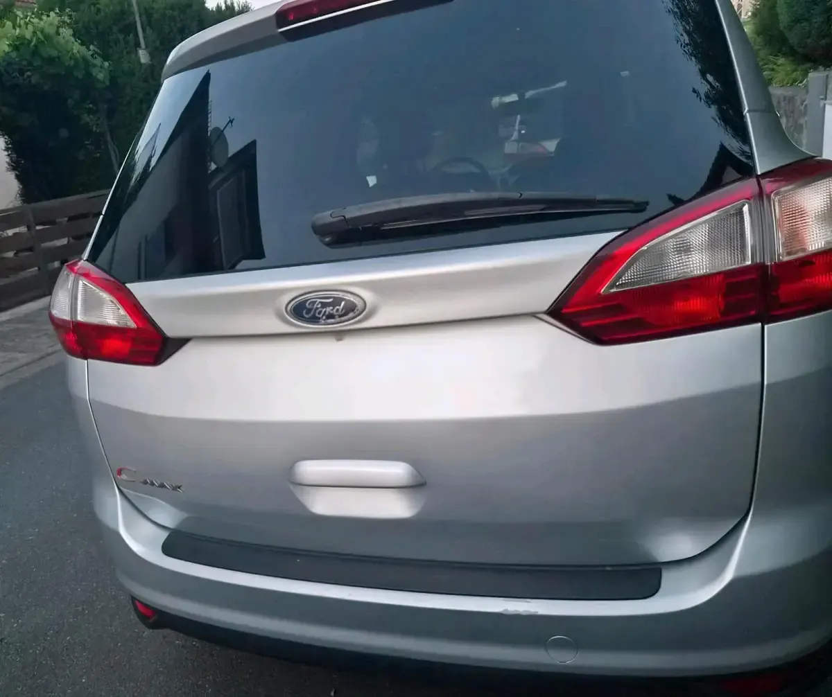 Gebraucht Ford Grand C-Max 125 PS (91 kW) 2011 Silber Van / Kleinbus