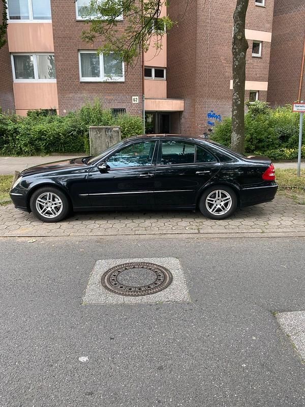 Gebraucht Mercedes E320 Avantgarde 224 PS (164 kW) 2006 Schwarz Limousine