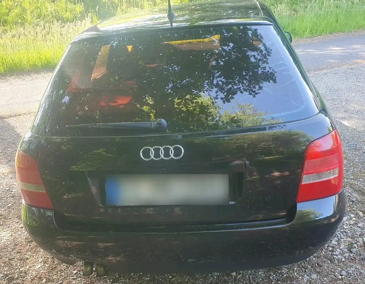 Gebraucht Audi A4 115 PS (84 kW) 2000 Schwarz Kombi