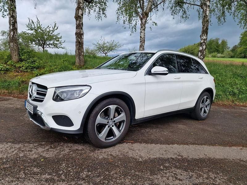 Weiß Gebraucht 2015 Mercedes GLC220 SUV | 21.000 € (Teuer) - Bild 1/4