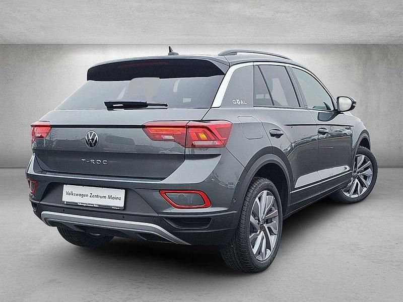 Gebraucht VW T-Roc Goal 150 PS (110 kW) 2024 Indiumgrau metallic / schwarz SUV