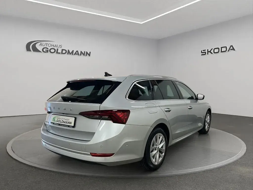 Gebraucht Skoda Octavia Style 150 PS (110 kW) 2023 Brilliantsilber metallic Kombi