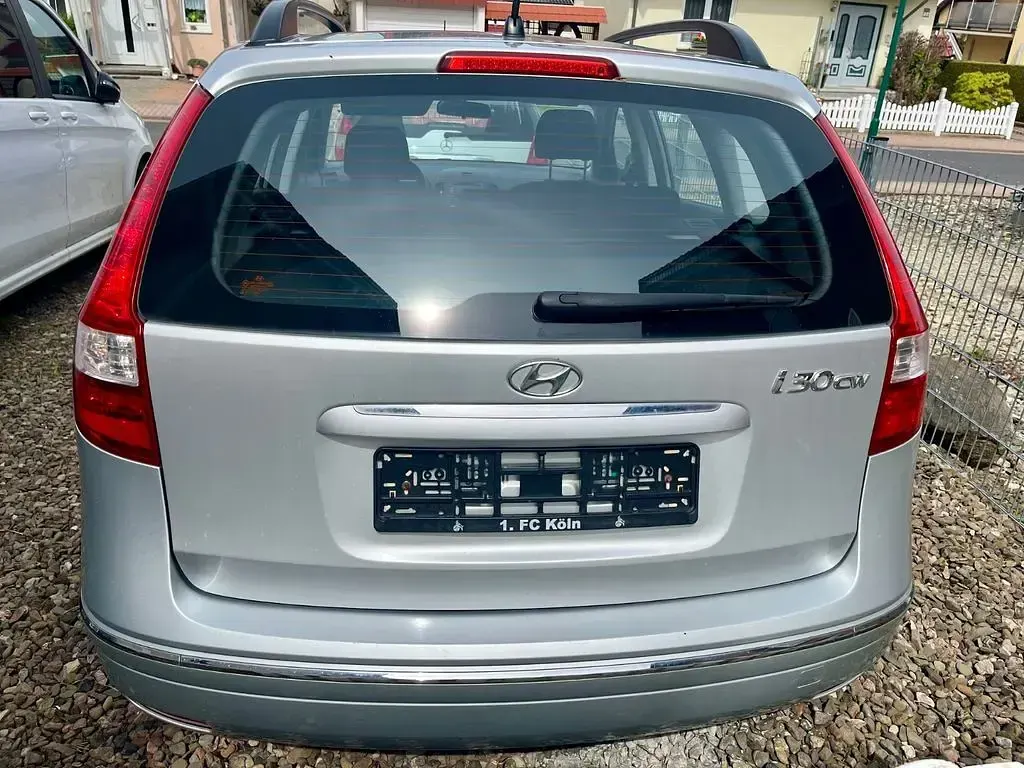 Gebraucht Hyundai i30 Style 126 PS (92 kW) 2009 Silber Kombi