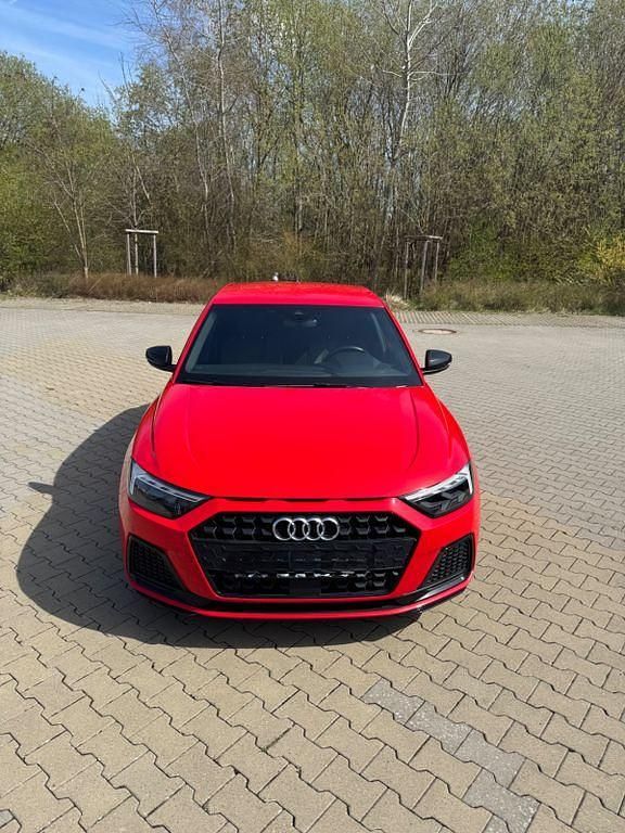 Gebraucht Audi A1 Sportback Advanced 95 PS (69 kW) 2023 Rot Kleinwagen