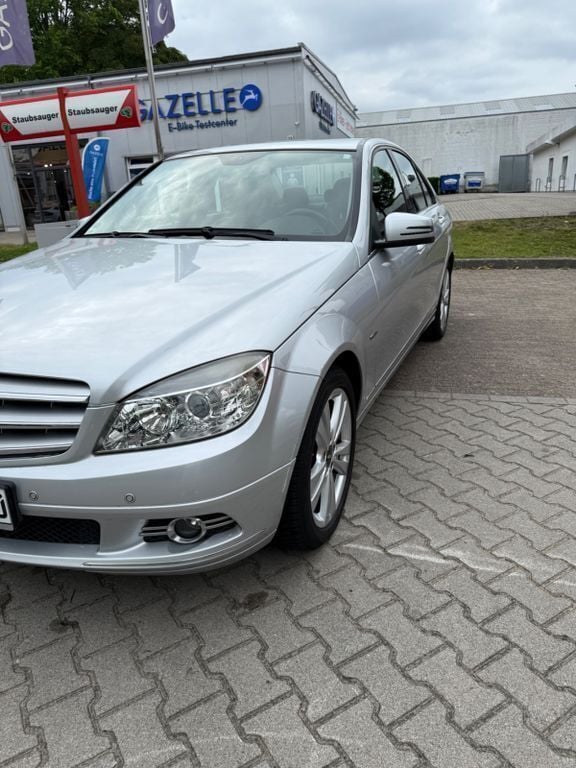 Silber Gebraucht 2010 Mercedes C180 Limousine | 7.500 € (Guter Preis) - Bild 1/4