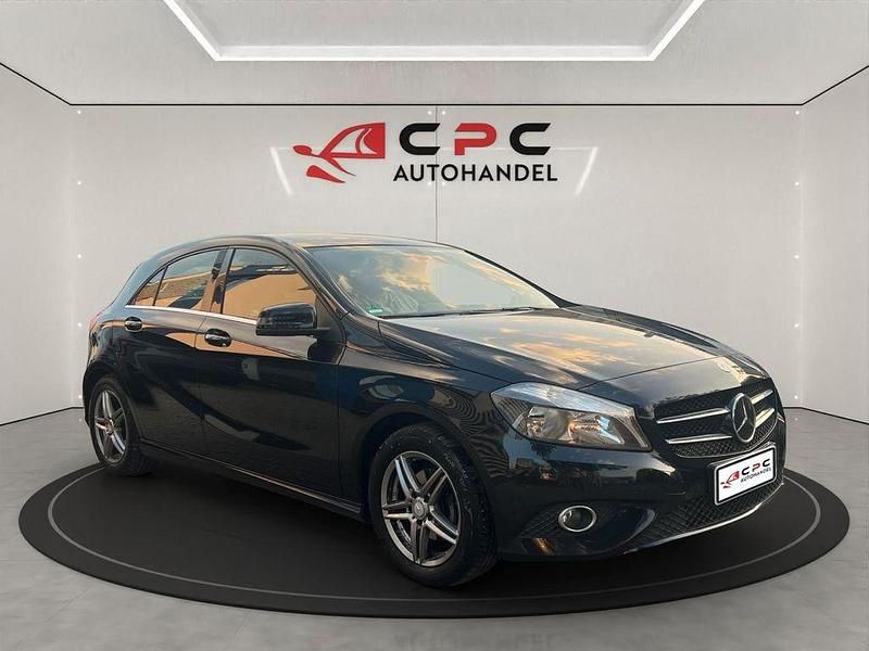 Schwarz Gebraucht 2014 Mercedes A180 Limousine | 8.990 € (Superpreis) - Bild 1/4
