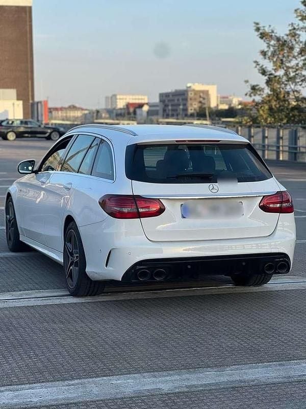 Gebraucht Mercedes C300 AMG 258 PS (189 kW) 2019 Weiß Kombi