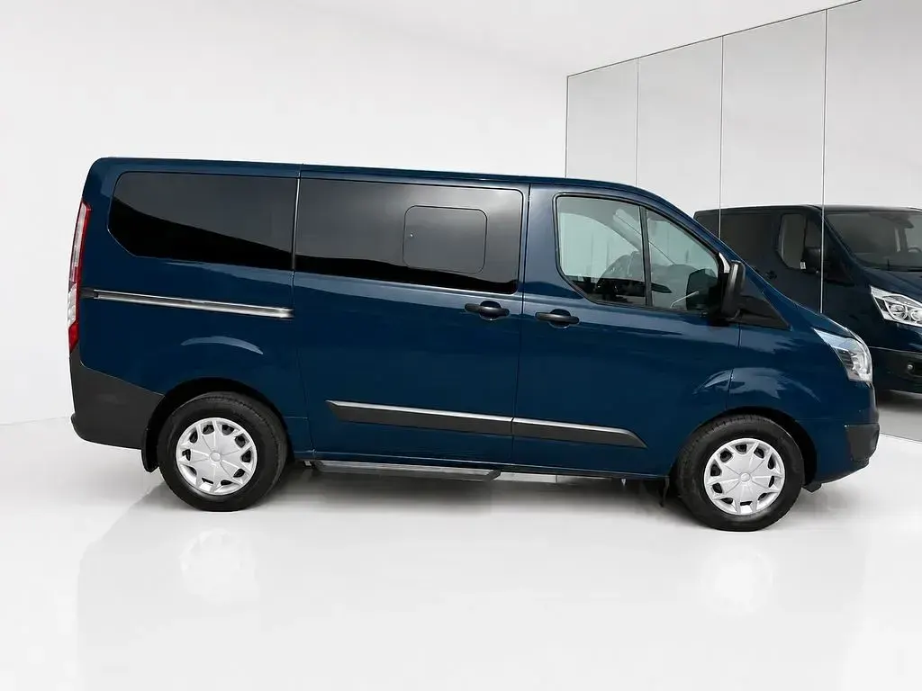 Gebraucht Ford Tourneo Trend 170 PS (125 kW) 2017 Blau Van / Kleinbus