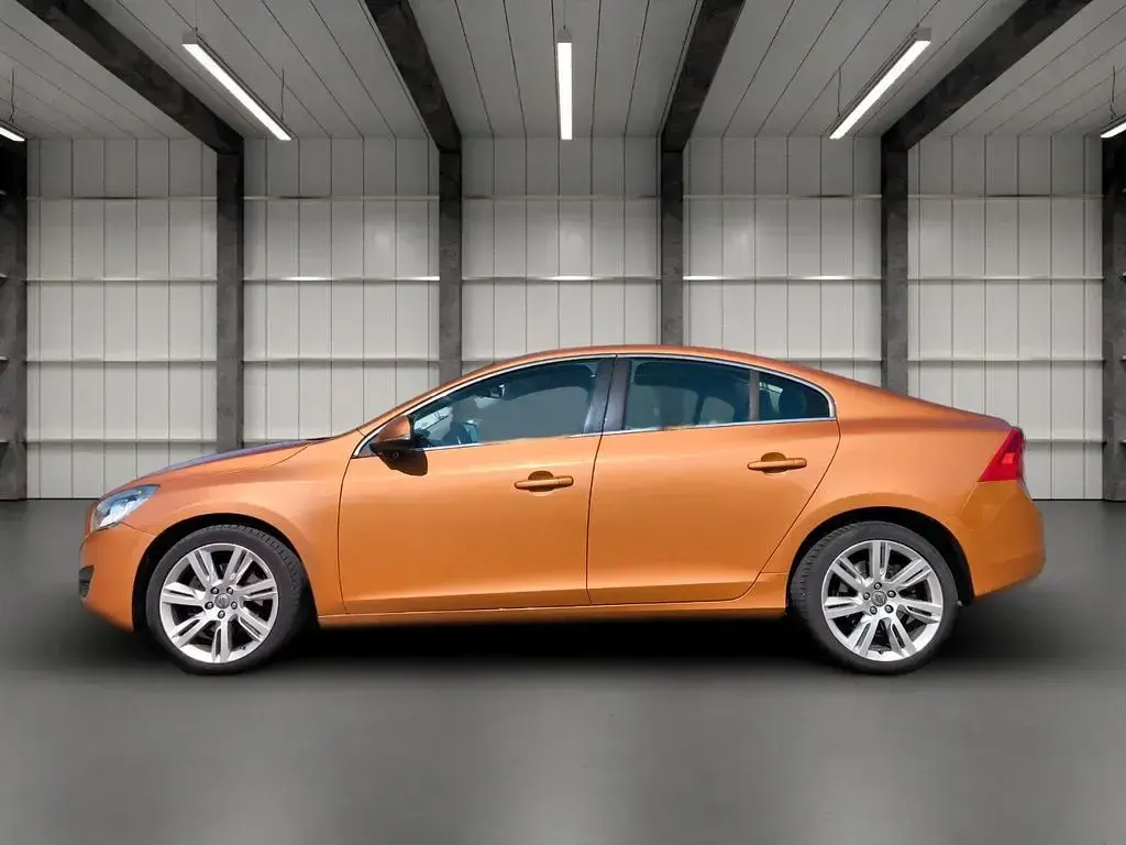 Gebraucht Volvo S60 Momentum 163 PS (119 kW) 2010 Gold Limousine