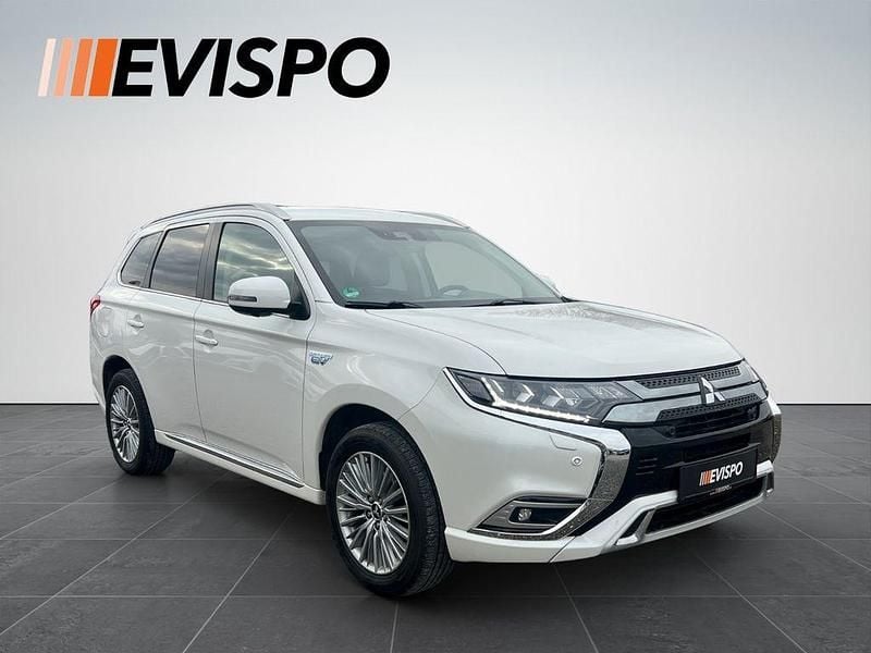 Gebraucht Mitsubishi Outlander P-HEV Plus 224 PS (164 kW) 2018 Weiß SUV