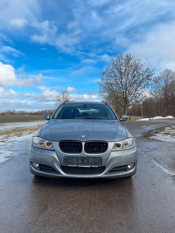 Gebraucht BMW 320 177 PS (130 kW) 2010 Kombi