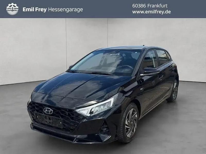 Phantom black metallic Gebraucht 2024 Hyundai i20 Trend Kleinwagen | 17.550 € (Fairer Preis) - Bild 1/4
