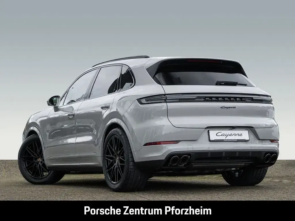 Second-hand Porsche Cayenne Black Edition 354 CP (260 kW) 2025 Alb SUV