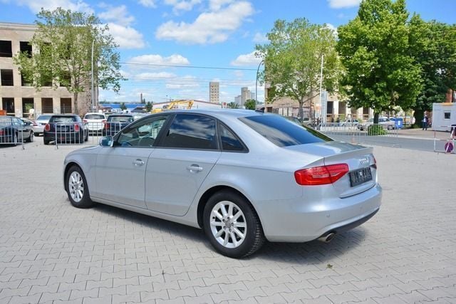 Gebraucht Audi A4 Ambiente 245 PS (180 kW) 2014 Silber metallic Limousine