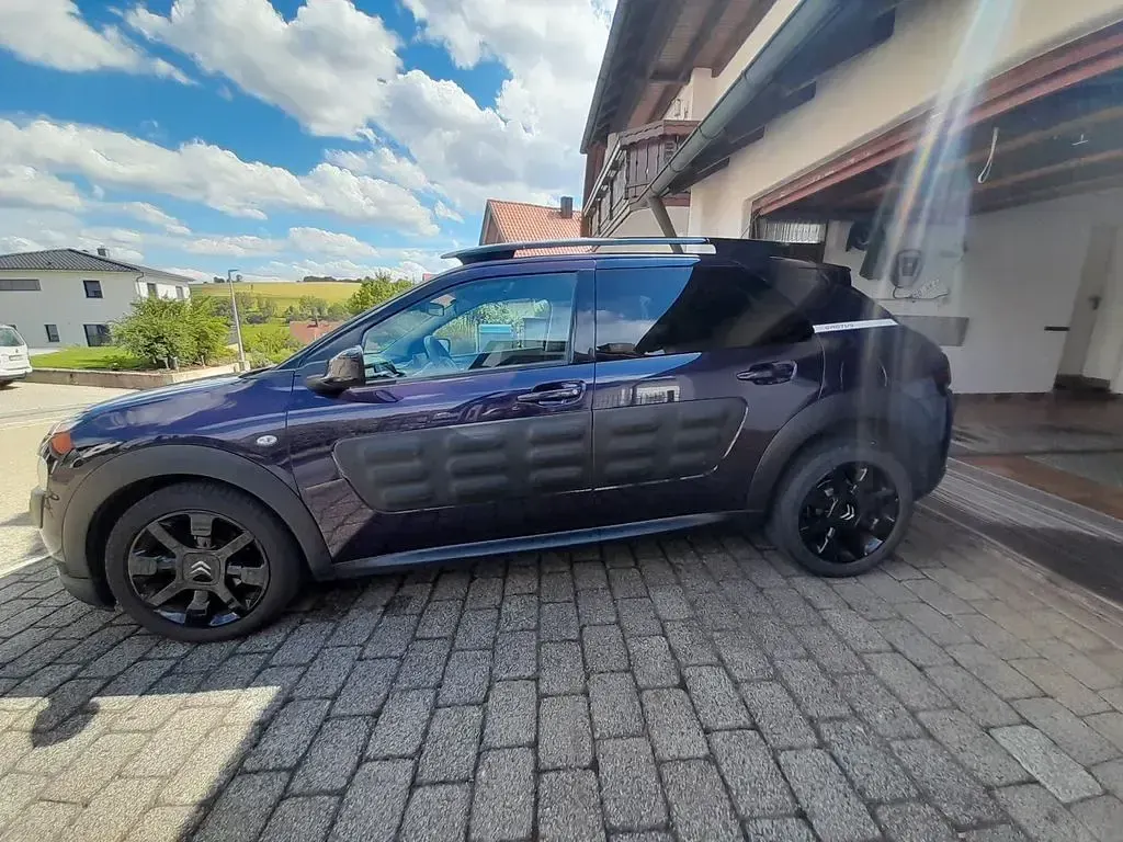 Gebraucht Citroën C4 Cactus Shine Edition 99 PS (72 kW) 2014 Violett Kleinwagen