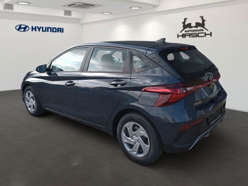 Neu Hyundai i20 Select 79 PS (58 kW) 2025 Grau Limousine