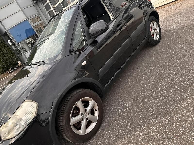 Schwarz Gebraucht 2009 Suzuki SX4 Kleinwagen | 4.199 € (Fairer Preis) - Bild 1/4