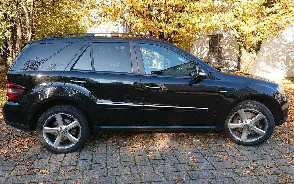 Gebraucht Mercedes ML320 224 PS (164 kW) 2008 Schwarz SUV