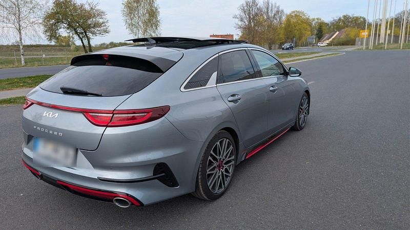Używany Kia ProCeed GT 204 KM (150 kW) 2022 Srebrny Kombi