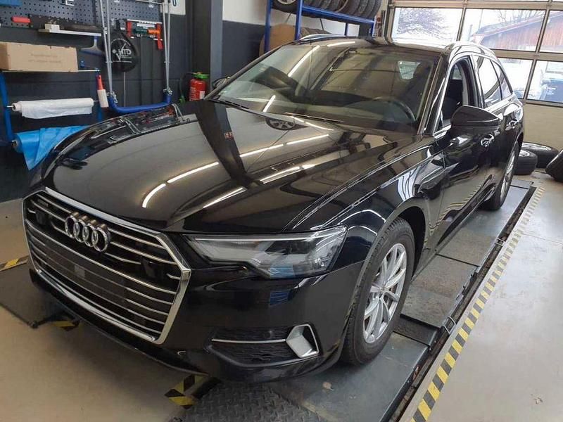 Gebraucht Audi A6 Ambiente 204 PS (150 kW) 2022 Mythosschwarz metallic Kombi