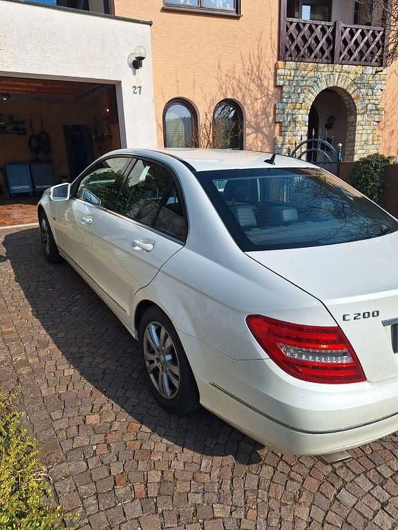 Gebraucht Mercedes C200 184 PS (135 kW) 2011 Weiß Limousine