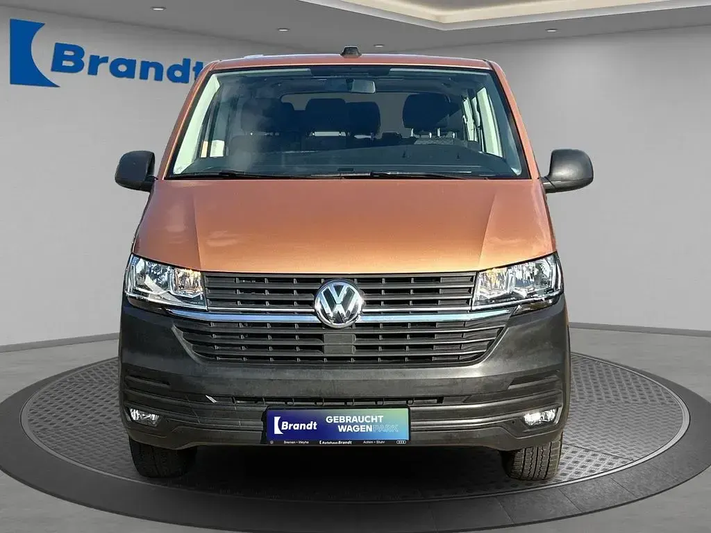 Gebraucht VW Caravelle Trendline 150 PS (110 kW) 2021 Braun Van