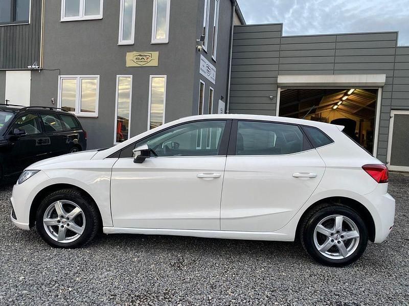 Weiß Gebraucht 2018 Seat Ibiza Style Limousine | 8.990 € (Guter Preis) - Bild 1/4
