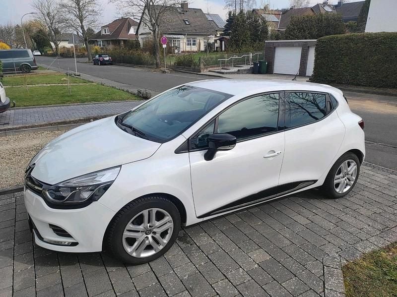 Gebraucht Renault Clio IV Collection 76 PS (55 kW) 2019 Weiß Kleinwagen