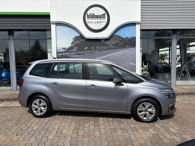 Grau Gebraucht 2021 Citroën Grand C4 Picasso Feel Van / Kleinbus | 19.199 € (Teuer) - Bild 1/4