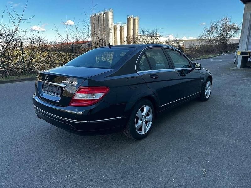 Gebraucht Mercedes C180 Elegance 156 PS (114 kW) 2008 Obsidianschwarz Limousine