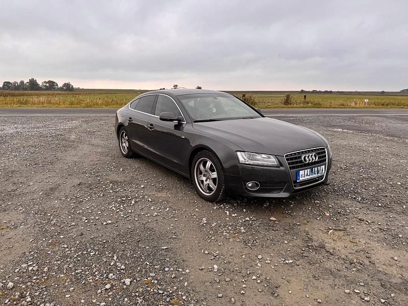 Braun Gebraucht 2011 Audi A5 S-Line Limousine | 7.800 € - Bild 1/4