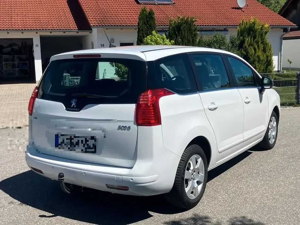 Gebraucht Peugeot 5008 Active 150 PS (110 kW) 2015 Weiß Van / Kleinbus