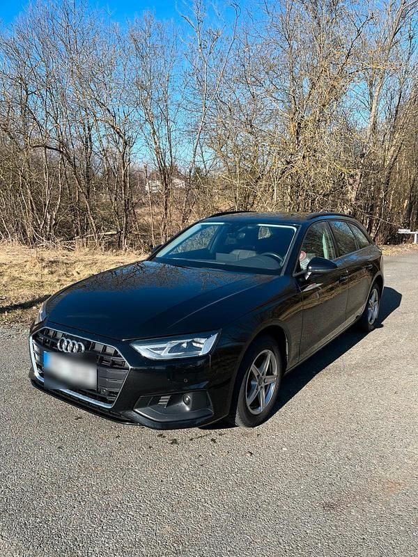 Gebraucht Audi A4 163 PS (119 kW) 2020 Schwarz Kombi