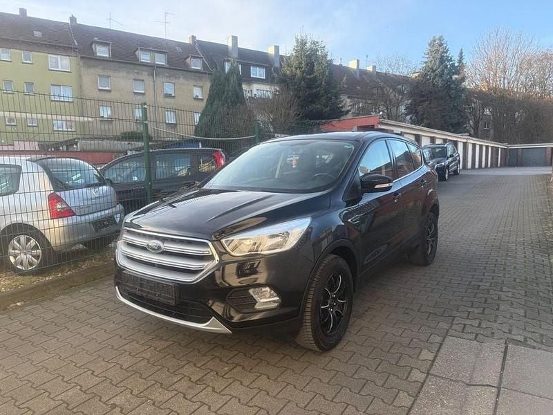 Gebraucht Ford Kuga Trend 120 PS (88 kW) 2018 Schwarz SUV