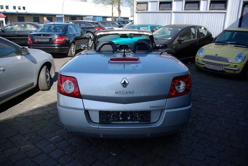 Gebraucht Renault Mégane Cabriolet Avantage 111 PS (81 kW) 2007 Silber Cabrio